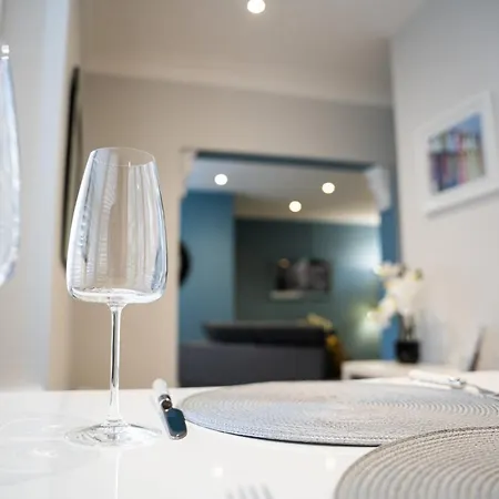 Castle-view Apartments, One Апартаменты *